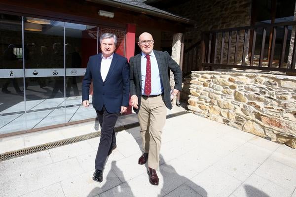 Fotos: El consejero de Agricultura visita los sellos de calidad del Bierzo