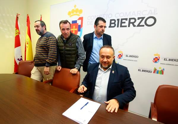 Fotos: Firma del acuerdo para la constitución del Diálogo Social en la comarca del Bierzo