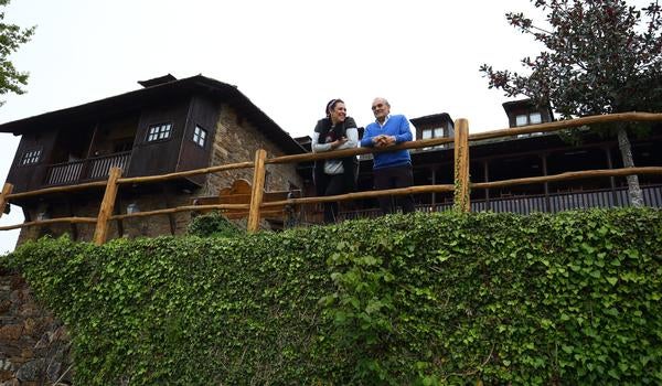 Fotos: Jose Luis Prada y Flor Bonet, en las instalaciones del Palacio de Canedo