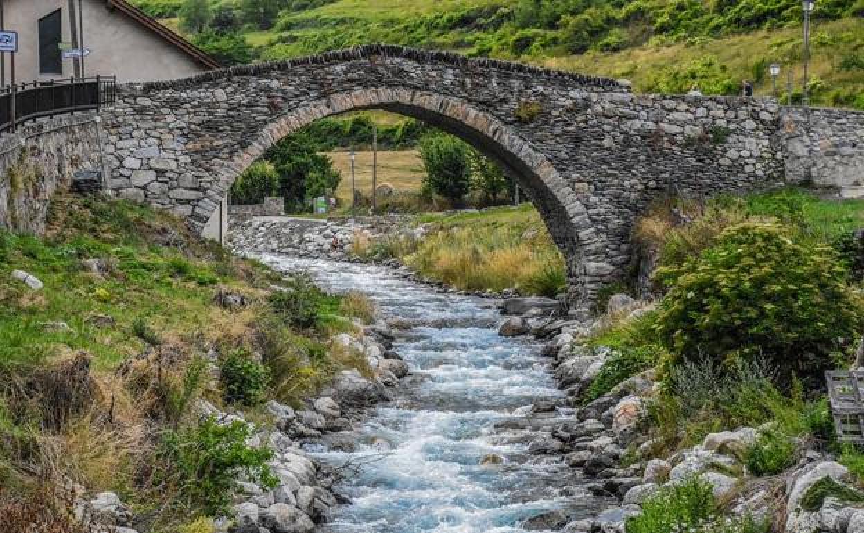 ALETUR y la Cátedra de Turismo Sostenible y Desarrollo Local se alían para garantizar el futuro del sector del turismo rural en León