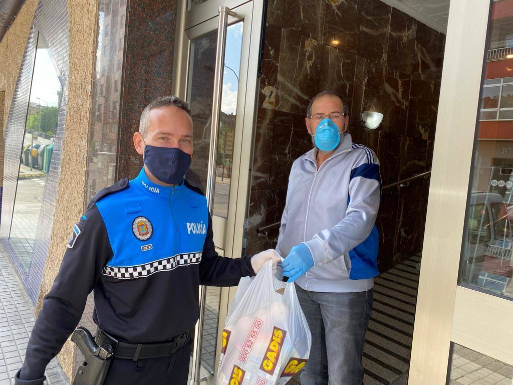 Fotos: Recogida de alimentos de la Policía Municipal de Ponferrada