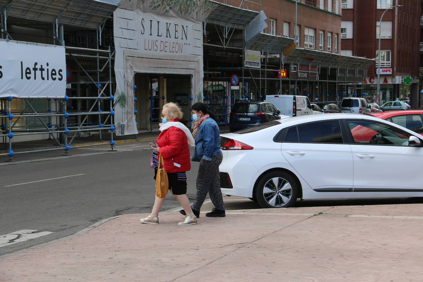 La apertura de restricciones con el avance de la desescalada lleva a los leoneses a disfrutar de más desconfinamiento.