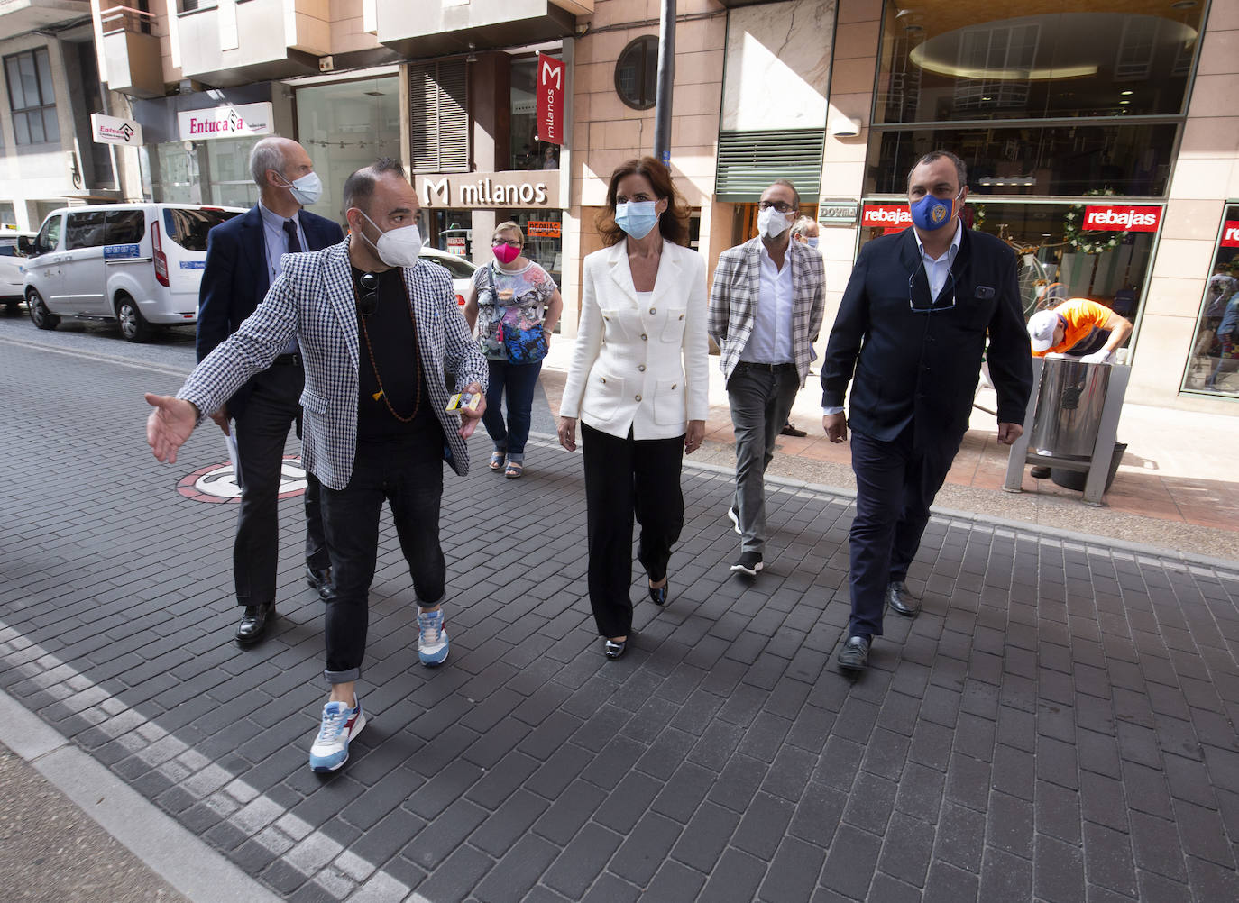 Fotos: La consejera de Empleo visita los comercios de Templarium