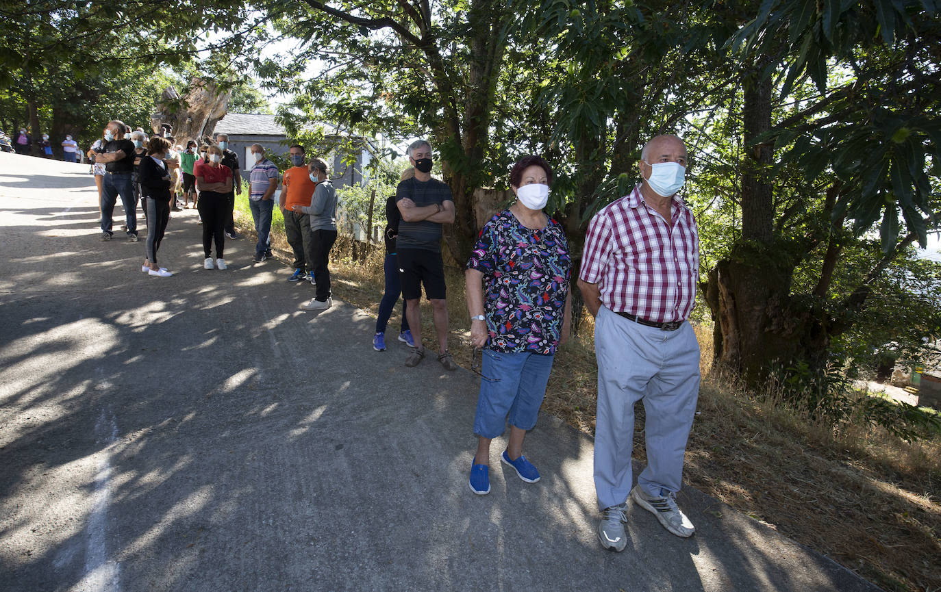 Fotos: Pruebas PRC a los vecinos de Oencia