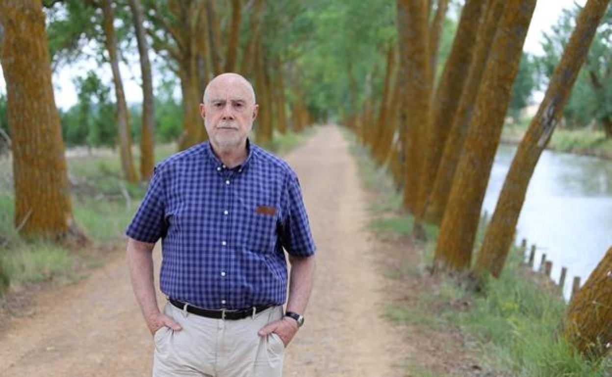 El escritor Raúl Guerra Garrido.