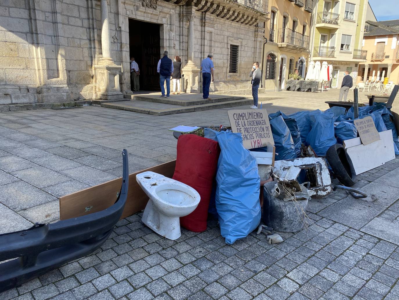 Fotos: Proyecto Orbanajo recoge 200 kilos de basura en el Sil