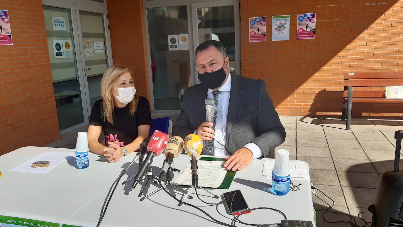 Fotos: AFA Bierzo conmemora el Día Mundial del Alzheimer