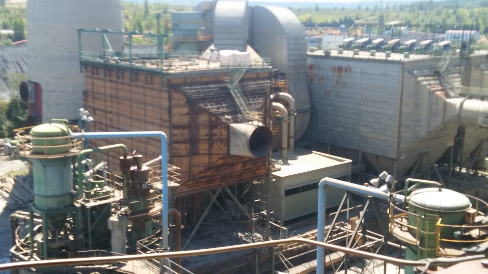 Fotos: Desmantelamiento de los grupos 1 y 2 de la central térmica de Compostilla II en Cubillos del Sil
