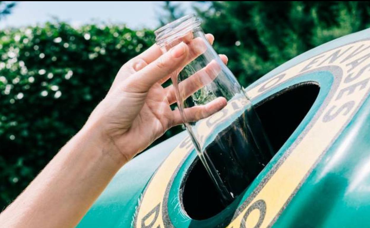 Ponferrada y Ecovidrio retan a la ciudadanía a reciclar 100 toneladas de envases de vidrio en dos meses