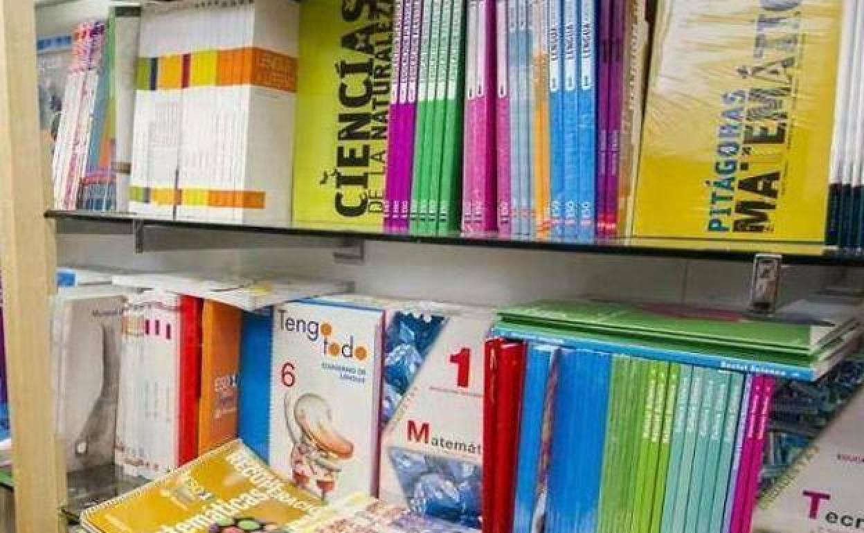 Torre concede 3.100 euros en ayudas para la adquisición de libros y material escolar