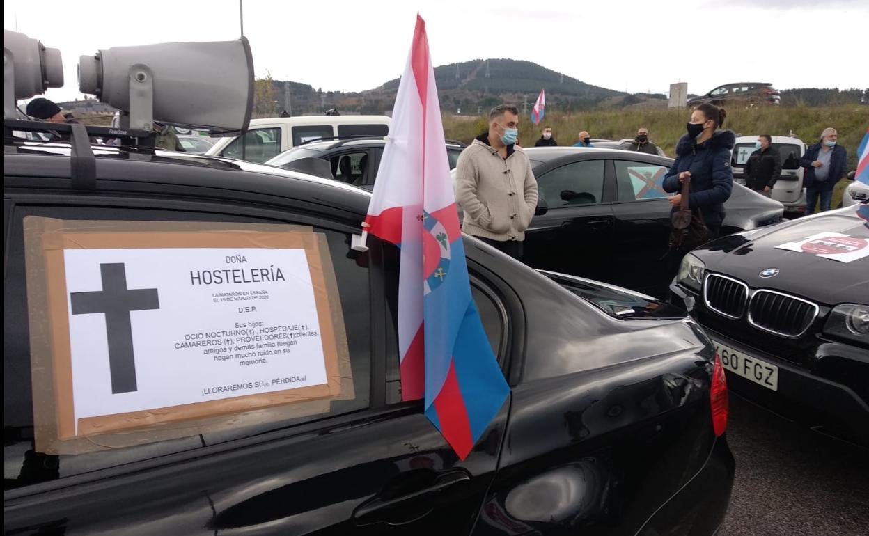 Caravana fúnebre de los hosteleros bercianos en Ponferrada.
