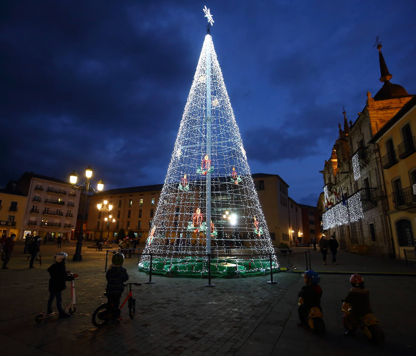 Fotos: Iluminación navideña en Ponferrada