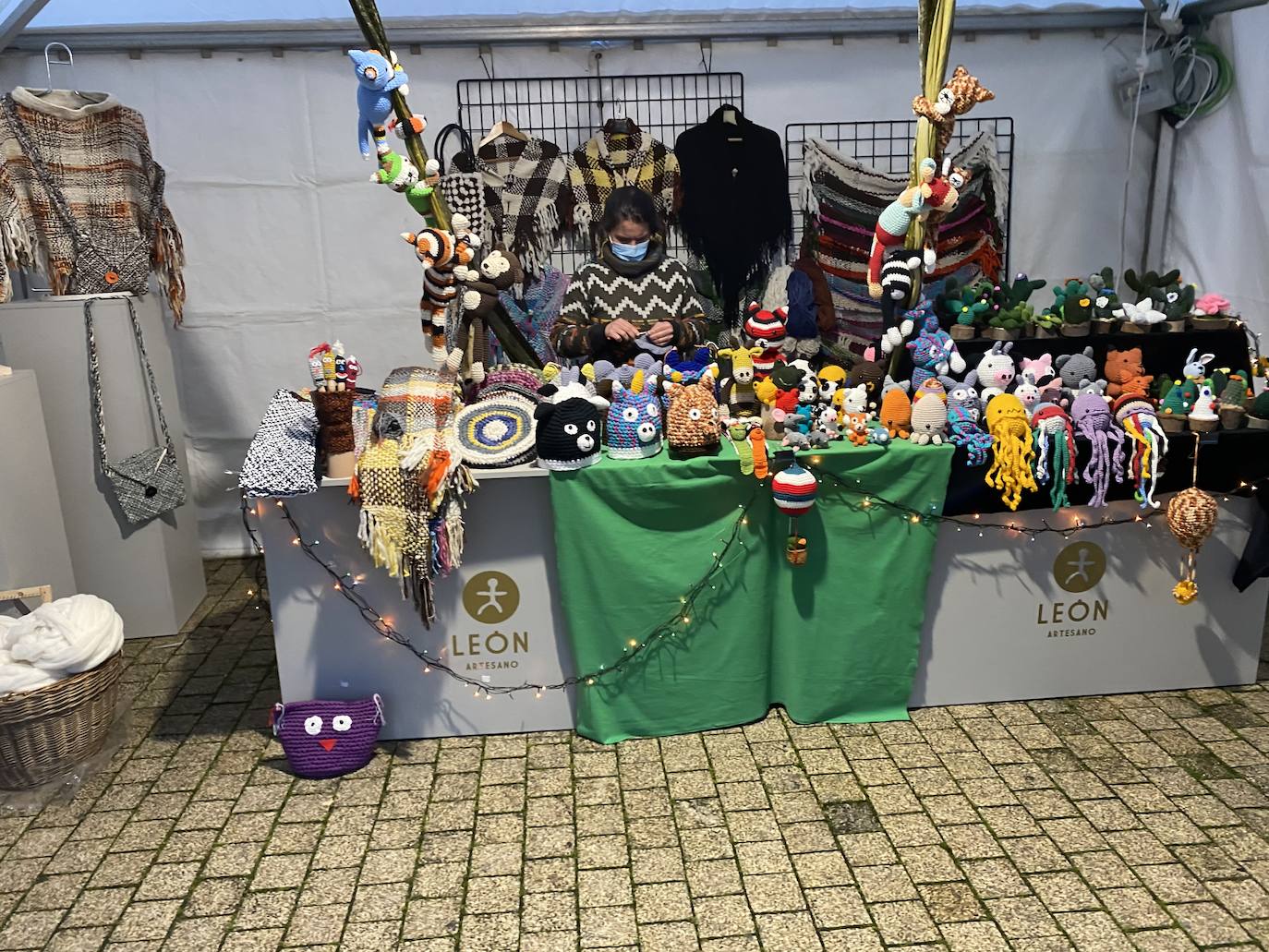 Fotos: Inauguración del mercado de Navidad en Ponferrada