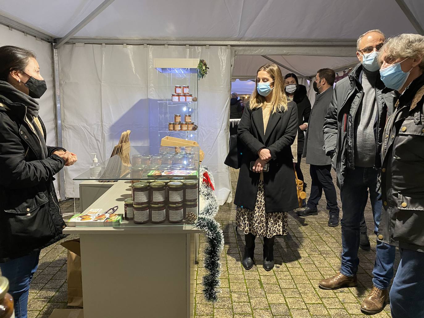 Fotos: Inauguración del mercado de Navidad en Ponferrada