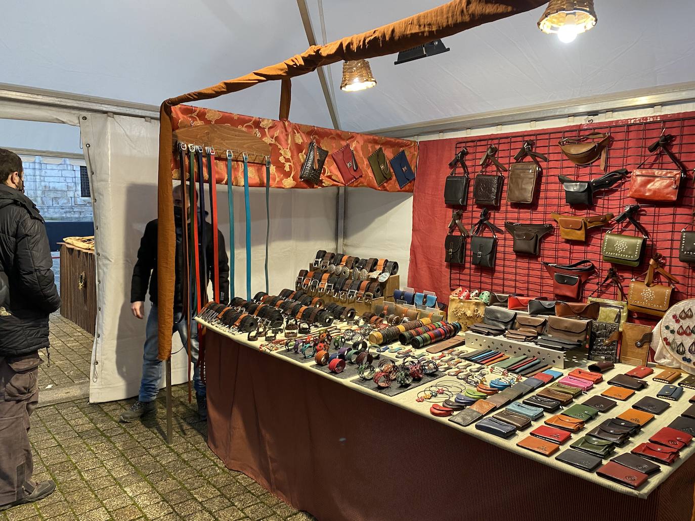 Fotos: Inauguración del mercado de Navidad en Ponferrada