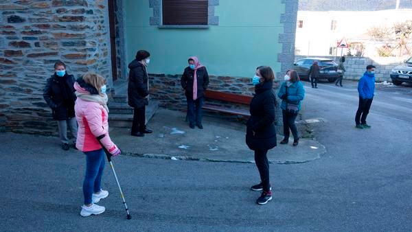 Fotos: Cribado masivo a los vecinos de varias localidades de Páramo del Sil