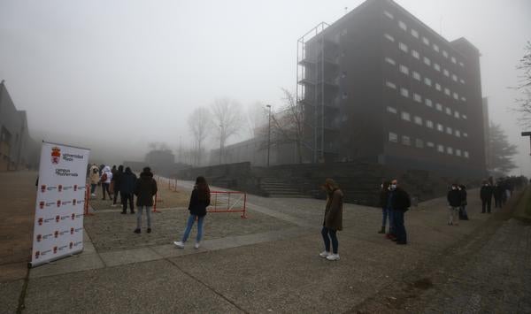 Fotos: Cribado masivo en el Campus de Ponferrada de la Universidad de León