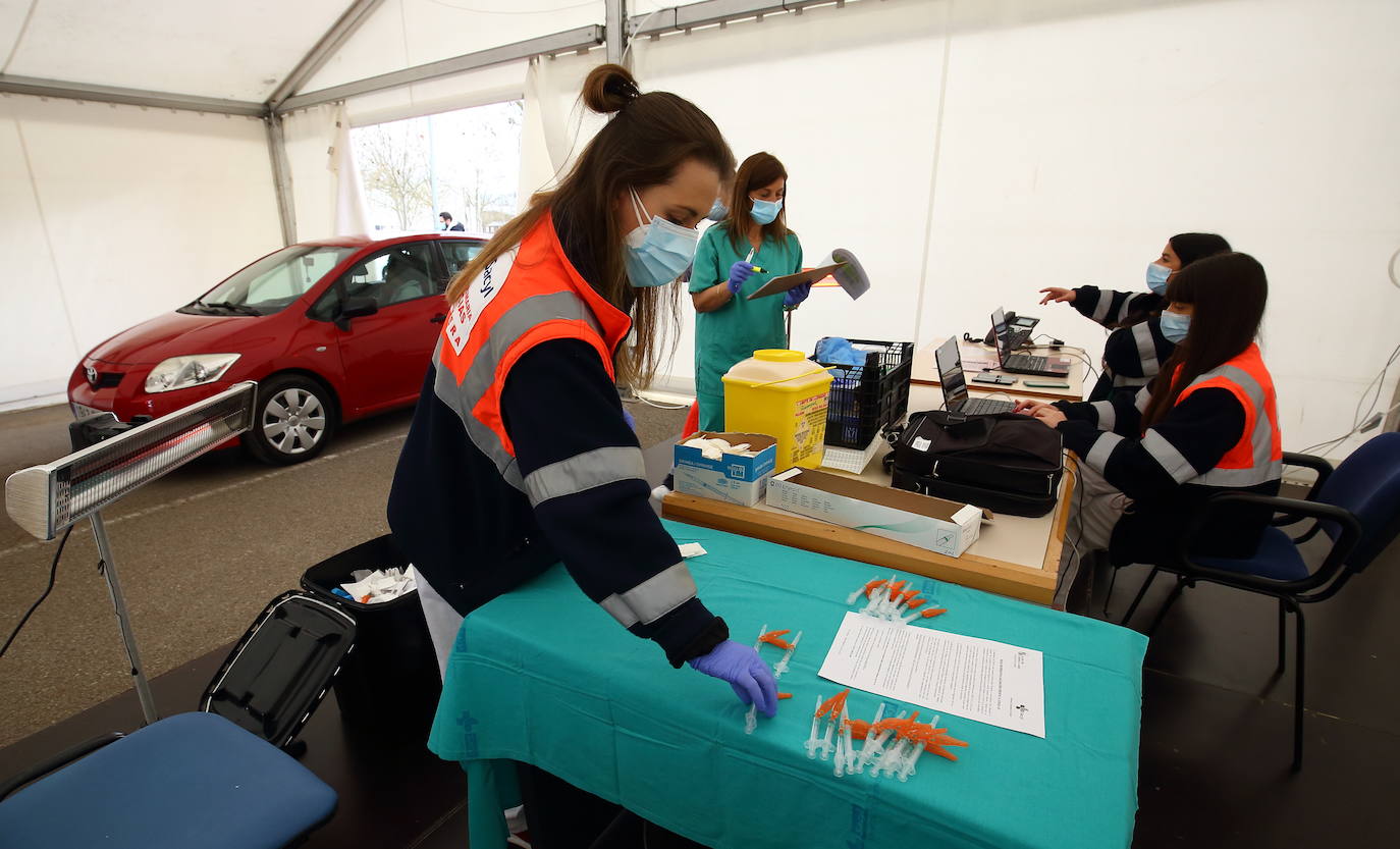 Fotos: Vacunación en el Hospital del Bierzo