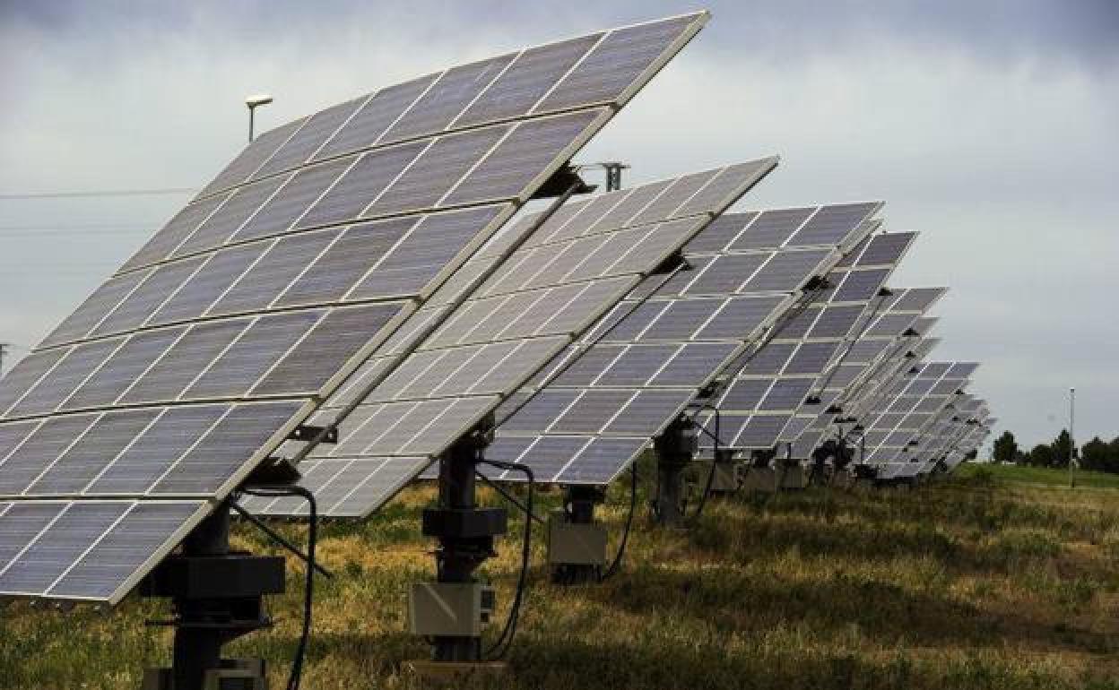 Imagen de un macroparque solar.