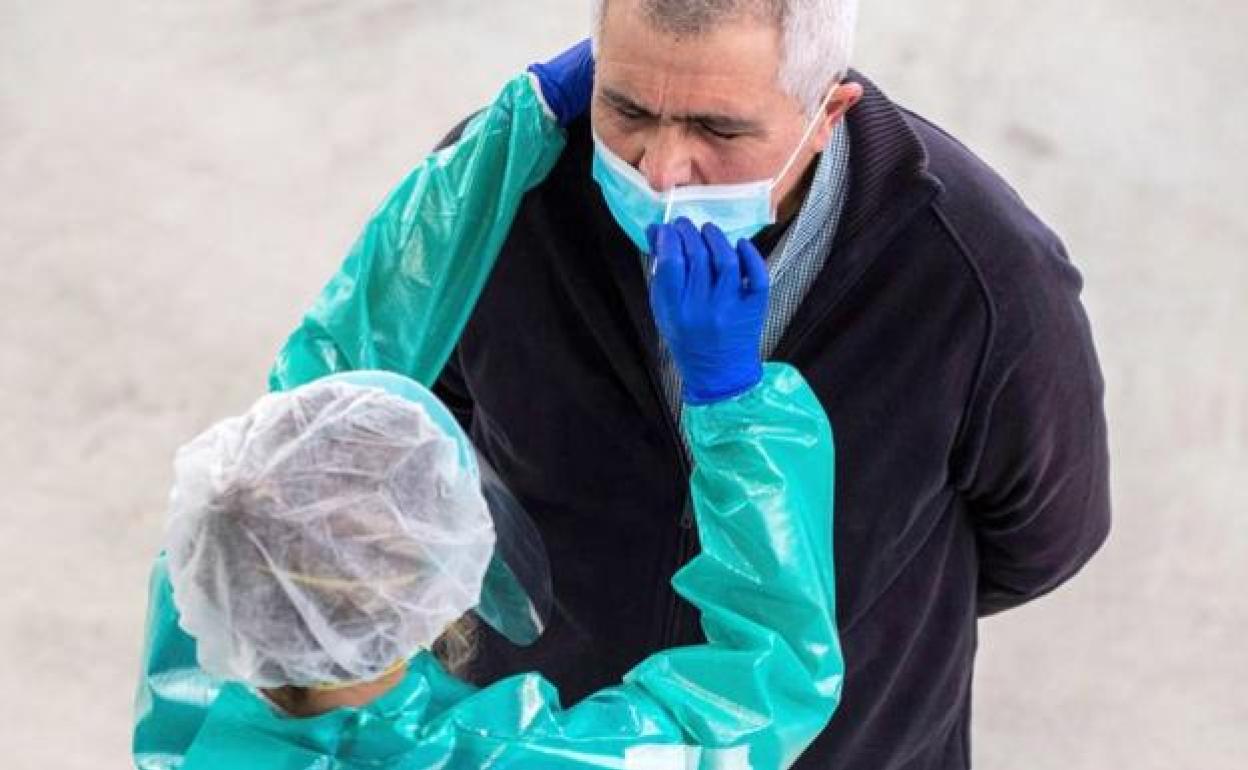 Pruebas PCR en un centro hospitalario.