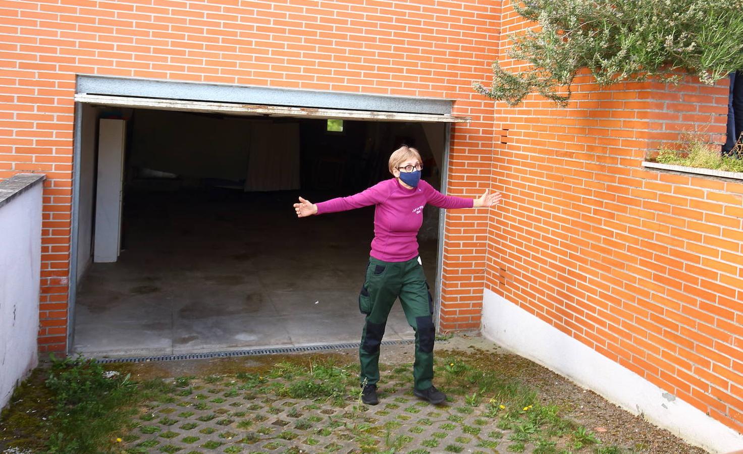 Desahucio en una vivienda del barrio ponferradino de Compostilla (León).