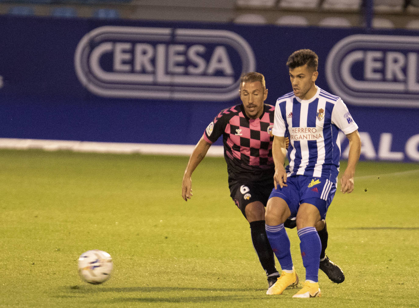 Imagen del último enfrentamiento entre Sabadell y Ponferradina.