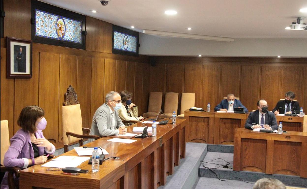 Imagen del pleno de este viernes celebrado en el Ayuntamiento de Ponferrada.