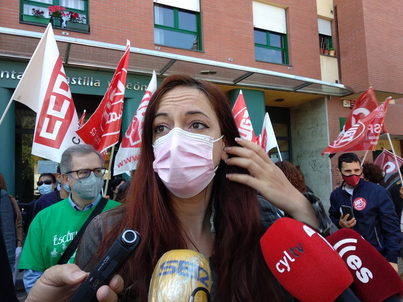 Protesta contra el cierre de la Escuela Hogar de Ponferrada.