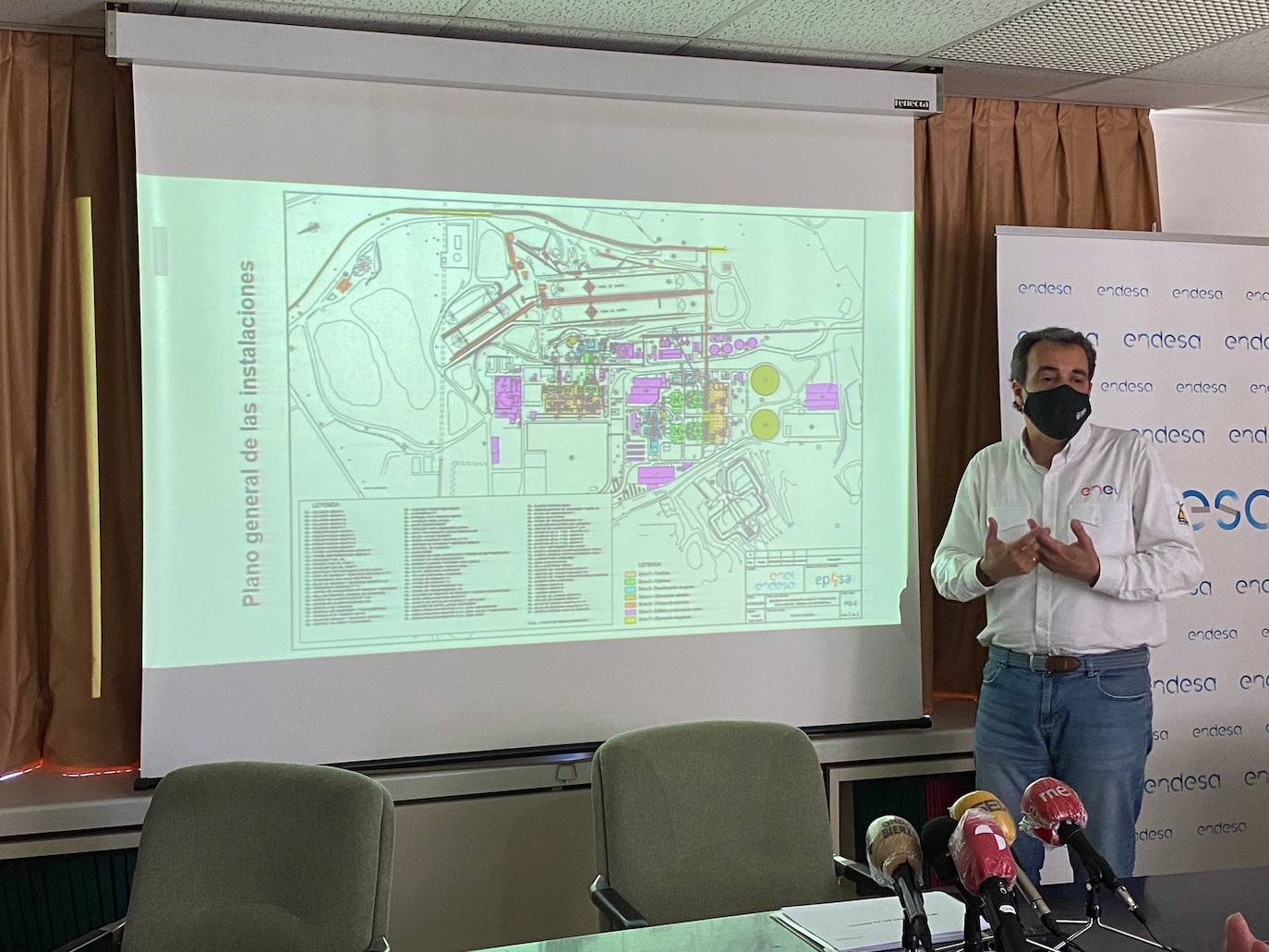 Obras de desmantelamiento de la central térmica de Compostilla II de Cubillos del Sil. 