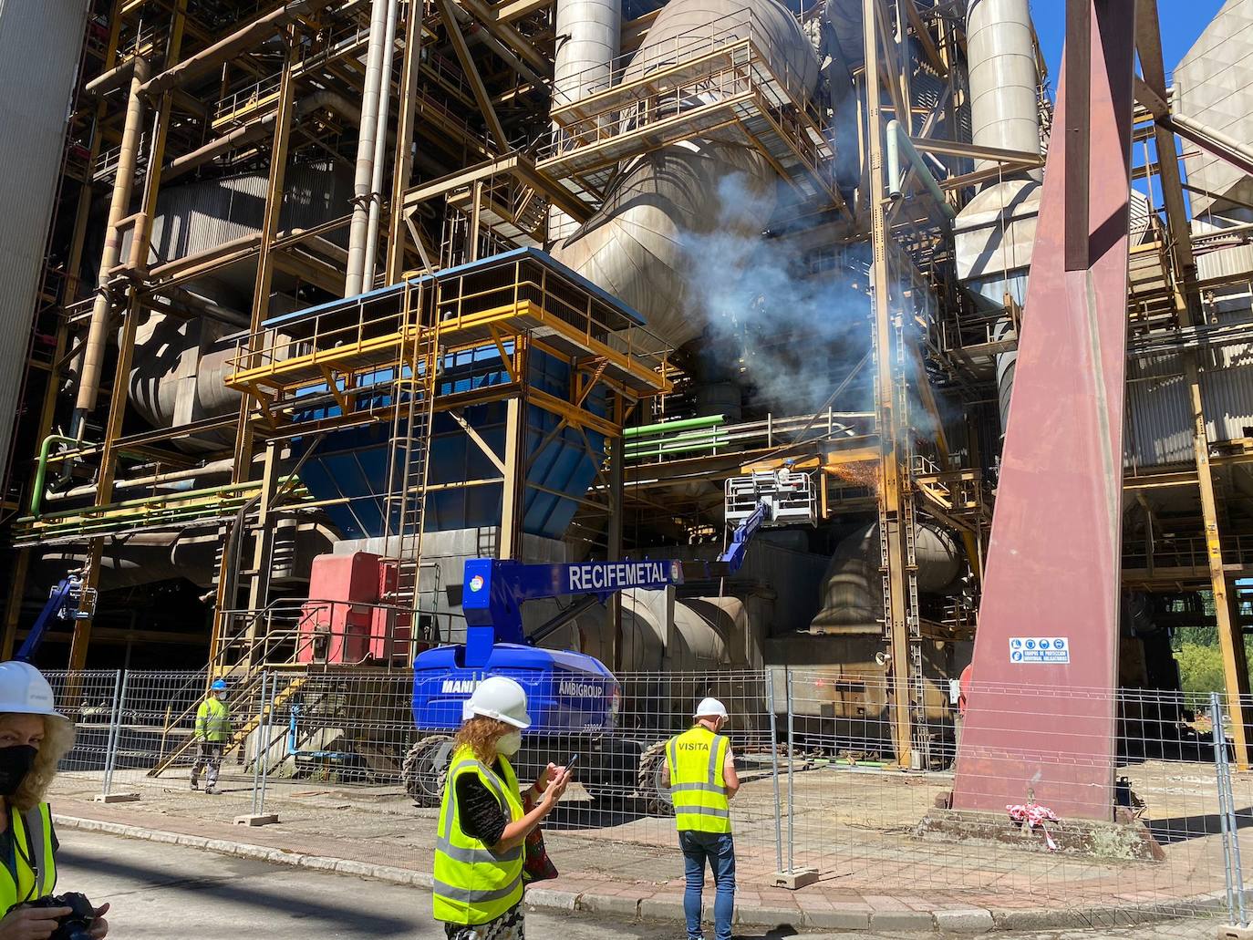 Obras de desmantelamiento de la central térmica de Compostilla II de Cubillos del Sil. 