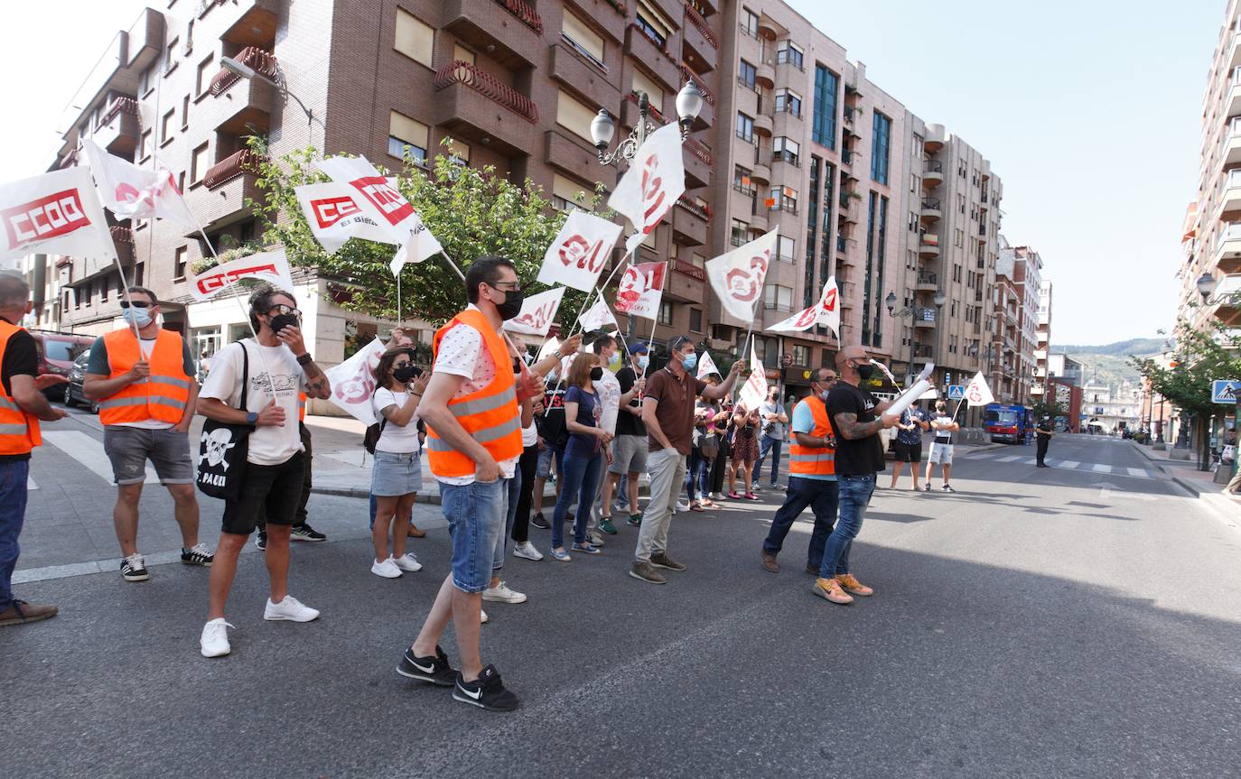 Fotos: Concentración de trabajadores de la factoría LM