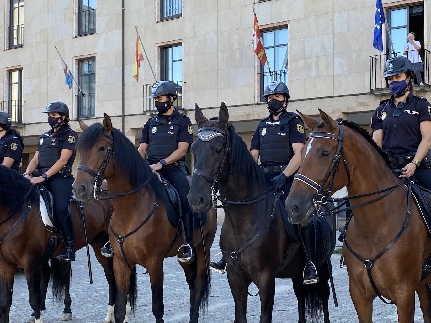 Fotos: Unidad de Caballería de la Policía Nacional en el Camino en Ponferrada