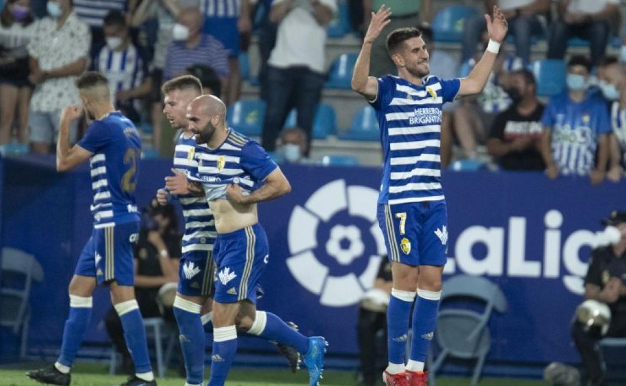 Dani Ojeda celebra su gol, que supuso el 2-1 ante el Girona.