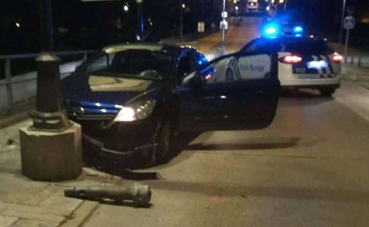 Imagen del accidente ocurrido en la avenida del Castillo de Ponferrada.
