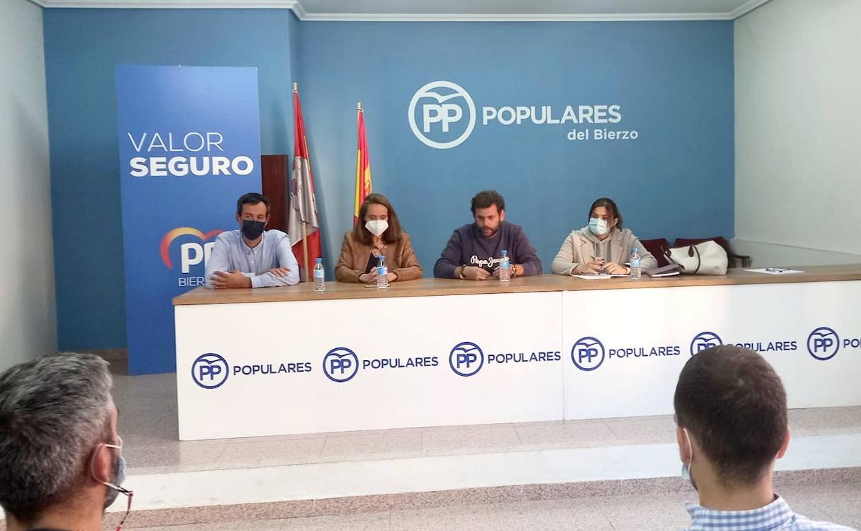 Imagen de la presentación de la nueva gestora del PP de Bembibre.