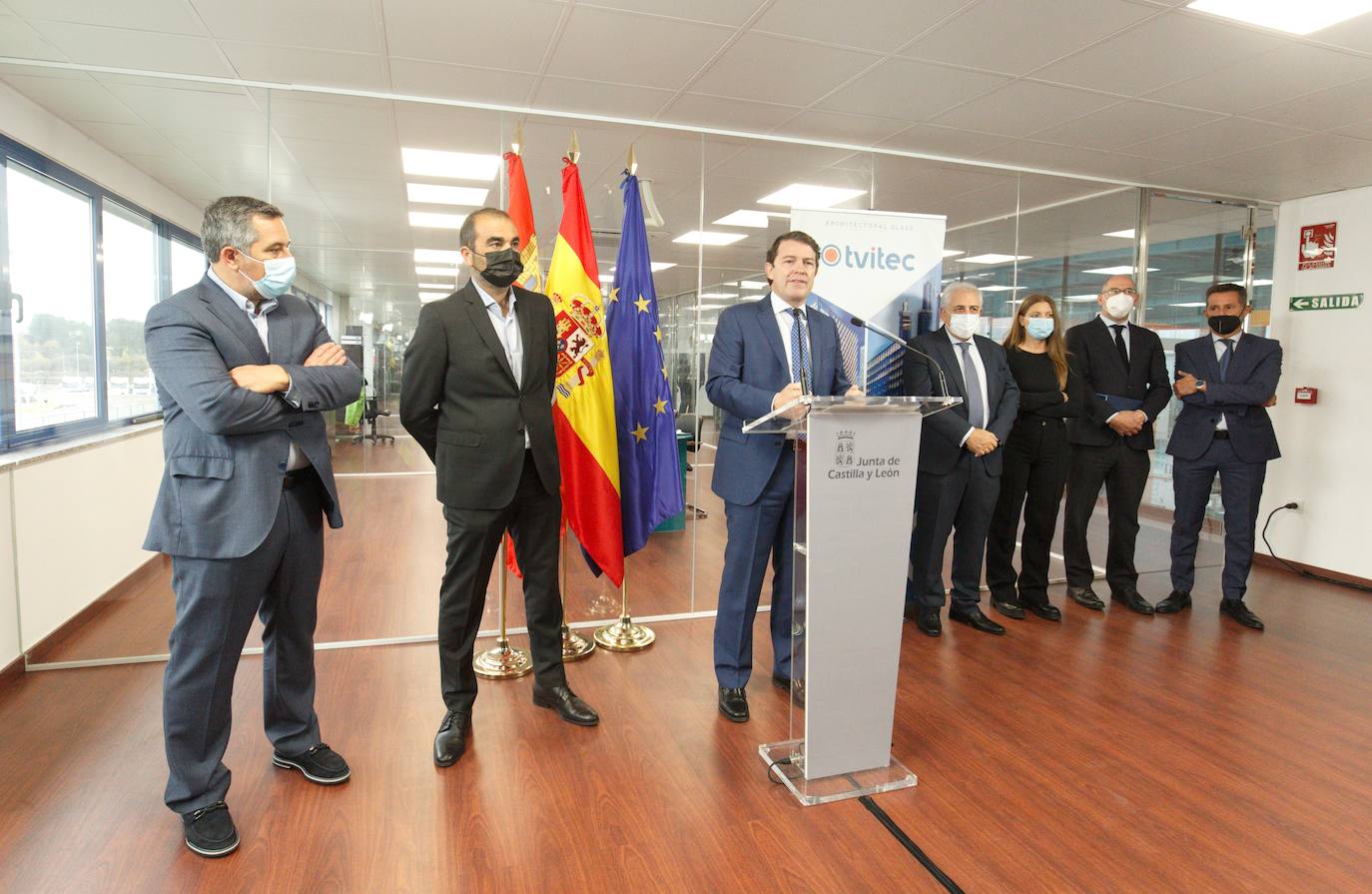 El presidente de la Junta de Castilla y León, Alfonso Fernández Mañueco, visita las instalaciones de la empresa Tvitec.