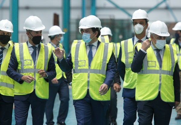 El presidente de la Junta de Castilla y León visita las instalaciones de la empresa Tvitec.