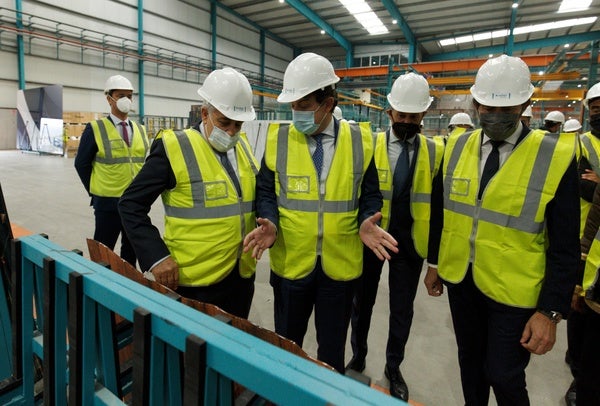El presidente de la Junta de Castilla y León visita las instalaciones de la empresa Tvitec.