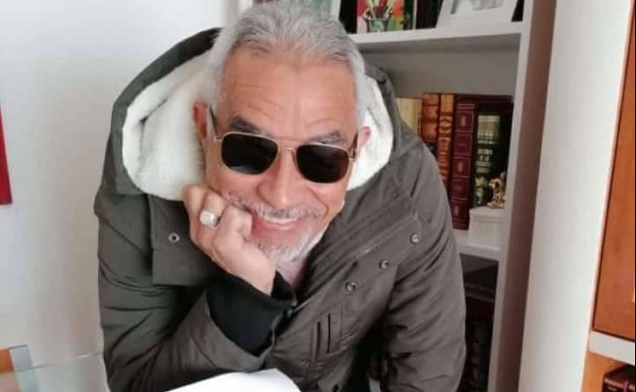 El poeta venezolano Néstor Rojas.