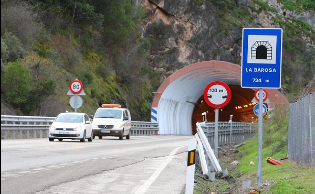La carretera Nacional 120 une en la actualidad Ponferrada con Orense.