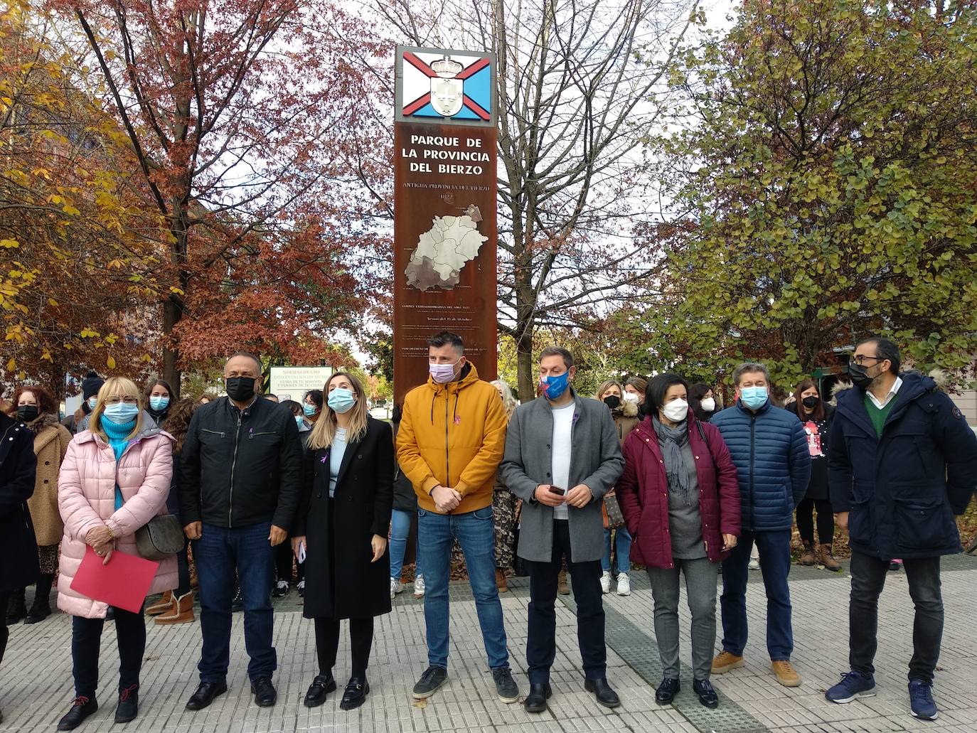 Concentración del Consejo Comarcal contra la violencia de género.