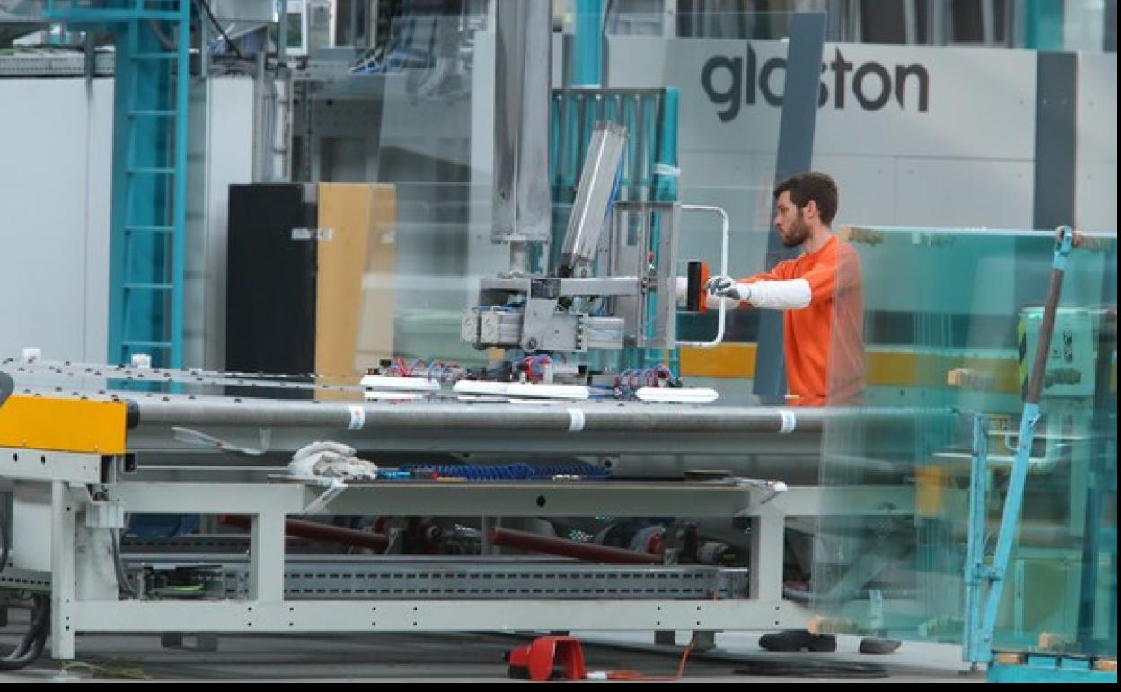 Factoría de Tvitec en el polígono del Bayo de Cubillos del Sil. 
