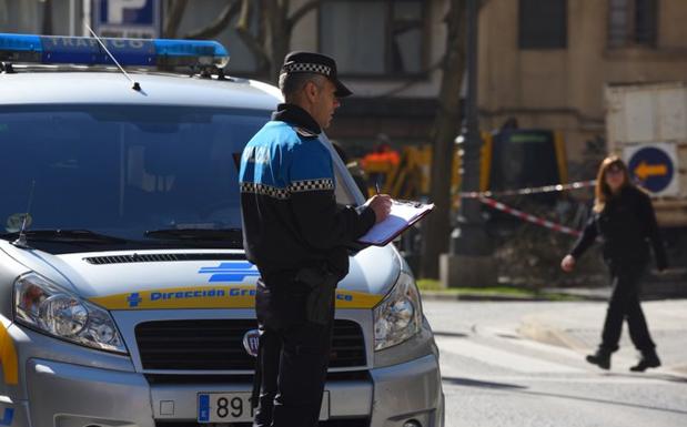 La Policía de Ponferrada instruye diligencias judiciales a tres conductores por ir al volante bajo la influencia de bebidas alcohólicas