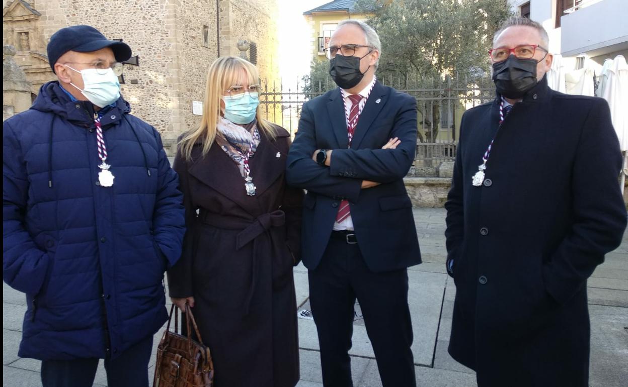 El alcalde de Ponferrada (2D) junto a los ediles de Tráfico, Infraestructuras y Urbanismo, en los actos del día de Las Candelas.