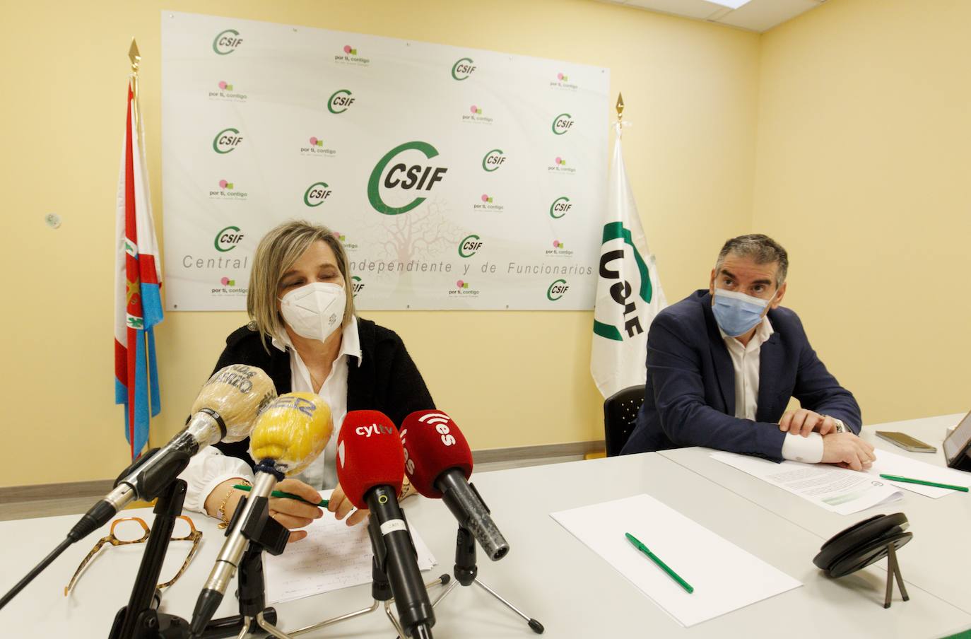 El presidente de Csif Castilla y León, Benjamín Castro, durante la jornada de trabajo en Ponferrada con los delegados de la comarca del Bierzo para valorar los resultados de las elecciones autonómicas y la situación de los empleados y los servicios públicos.