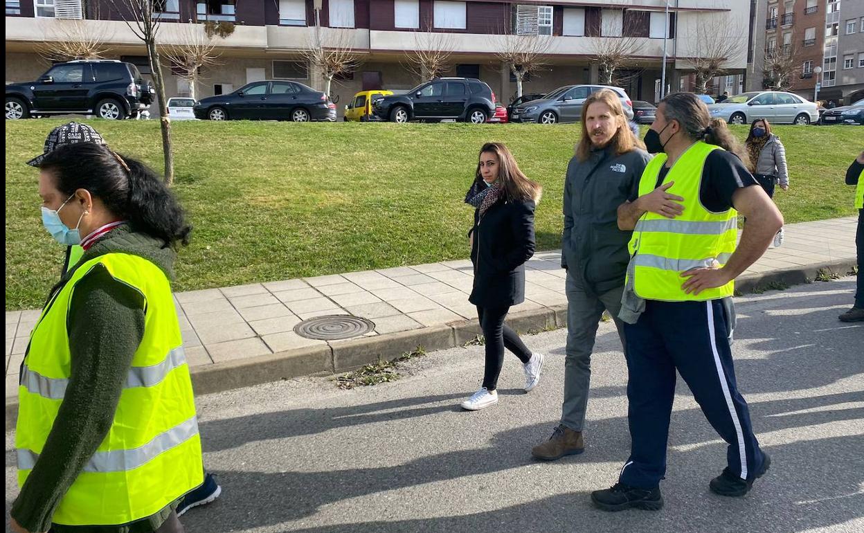 El secretario general de Podemos en Castilla y León, Pablo Fernández, se unió en Ponferrada a la 'marcha blanca' en defensa de la sanidad pública del Bierzo y Laciana.