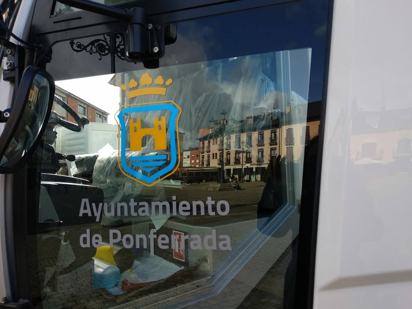 Ponferrada adquiere dos nuevas barredoras para el servicio de limpieza viaria.