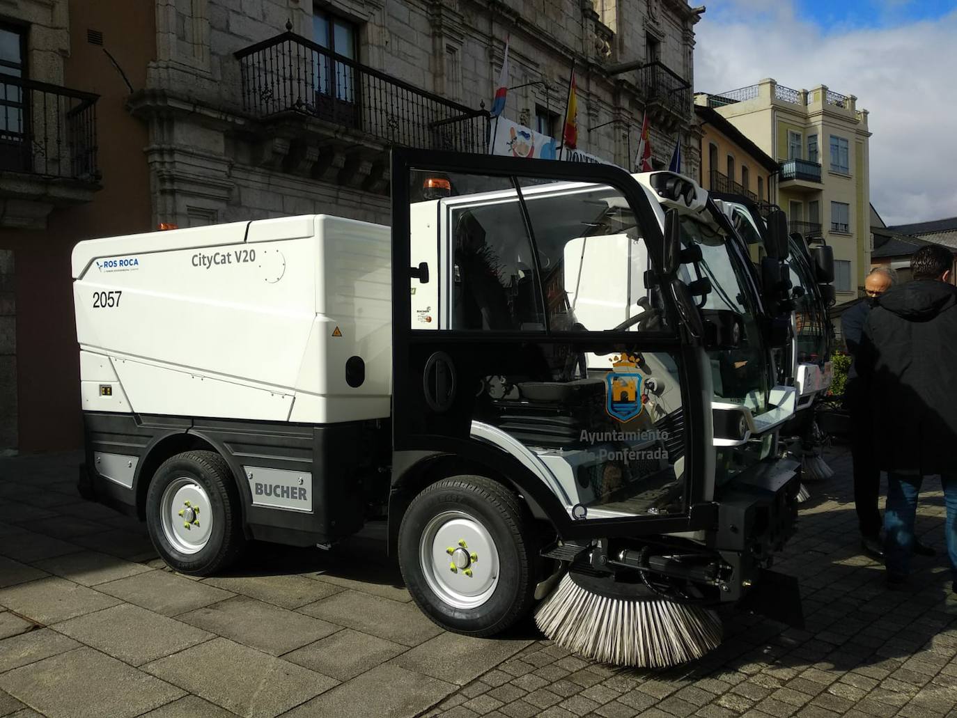 Ponferrada adquiere dos nuevas barredoras para el servicio de limpieza viaria.