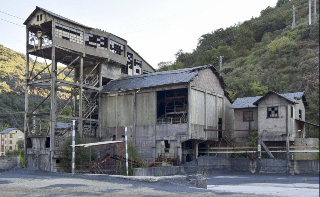 Instalaciones abandonadas del lavadero de la Recuelga, de Antracitas de Fabero.