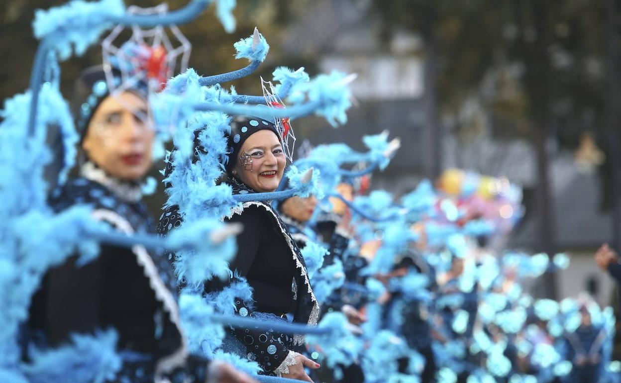 Participantes en un desfile de carnaval de Ponferrada.